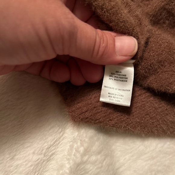 Autum Sky brand hooded sweater. NWT. Size S - Picture 3 of 5